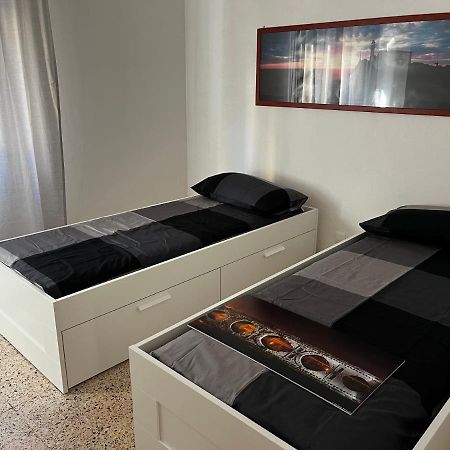 Casa Vacanze Dalla Lory Римини Екстериор снимка