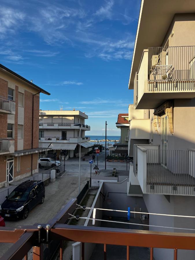 Casa Vacanze Dalla Lory Римини Екстериор снимка