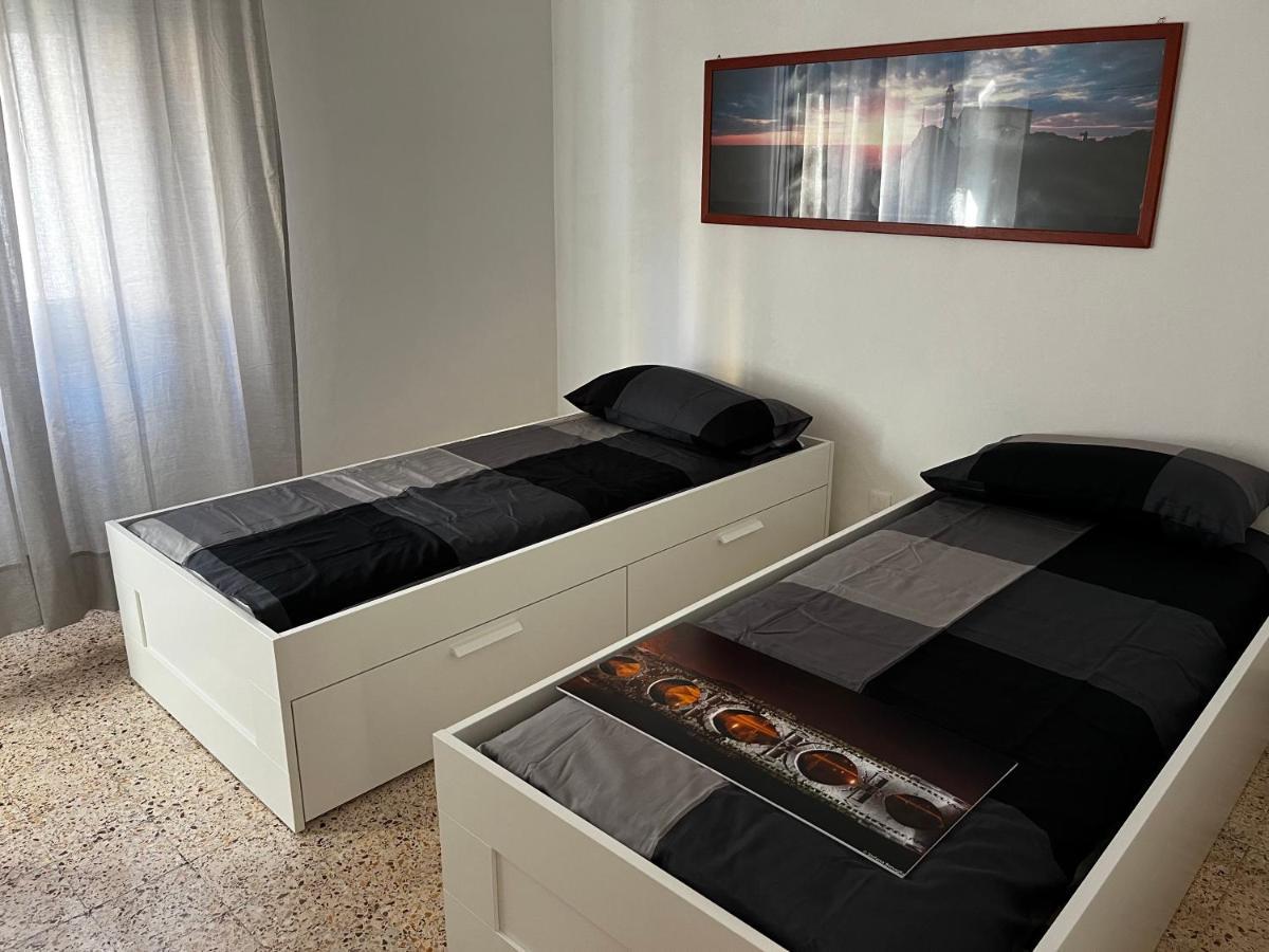Casa Vacanze Dalla Lory Римини Екстериор снимка